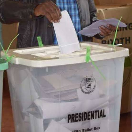 Analysts project tight 2027 race amid shifting voter trends