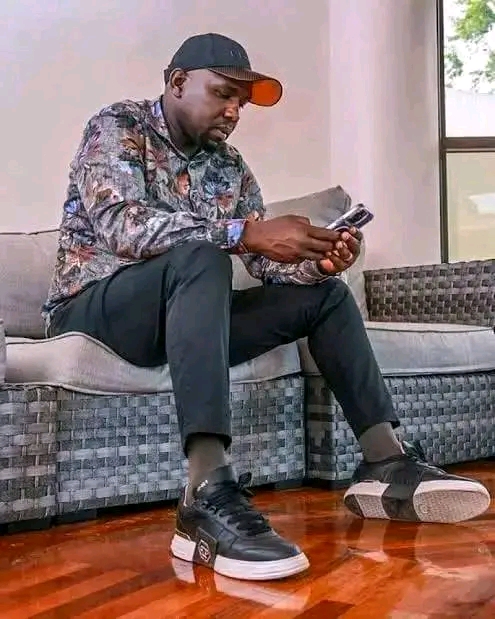 MURKOMEN; NO LONGER IN POLITICS