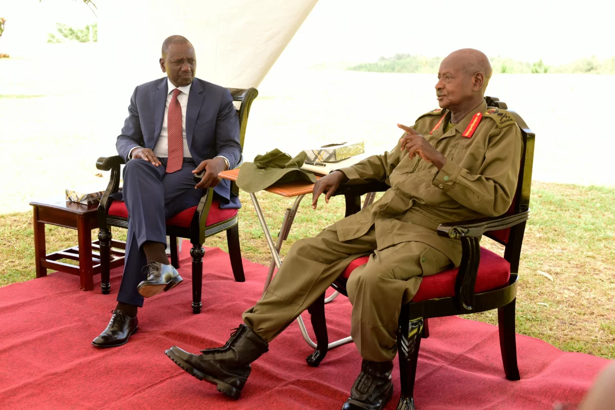 MUSEVENI TURNS HEAT ON RUTO - " KENYA MUST PAY FOR THE BLOOD OF OUR EXPERTS AND SOLDIERS."